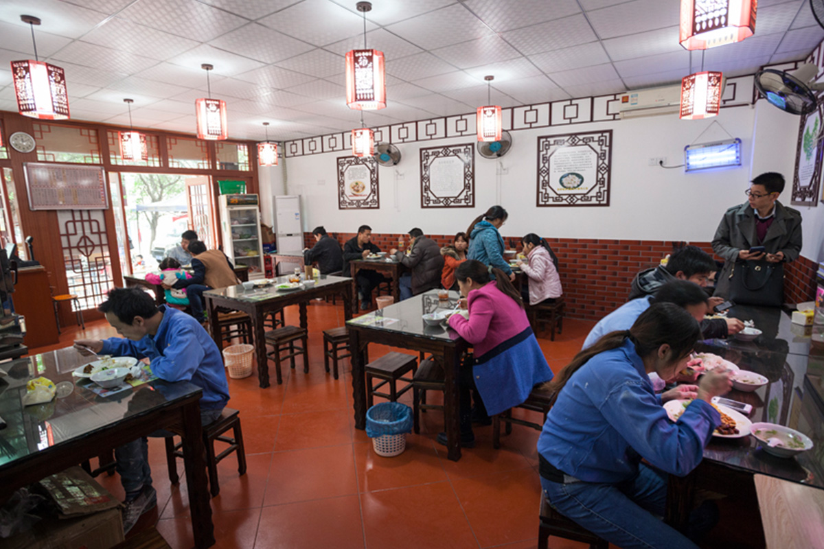 中国尊龙官方网站门店展示